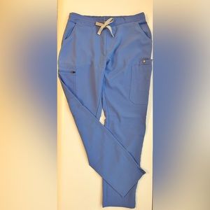 Figs Yola Skinny Scrub pants, New condition. Worn once! Size small.